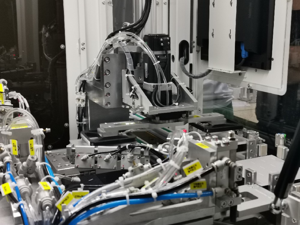 中空旋转平台在3C行业的应用案例